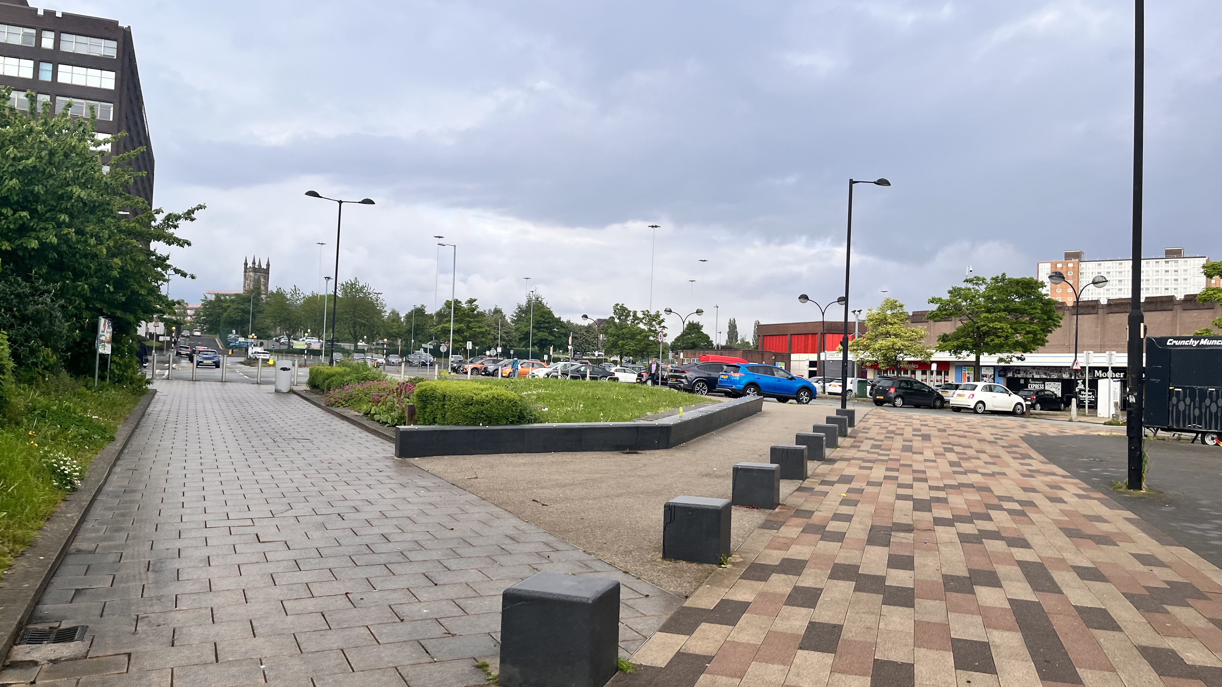 Precinct shopping centre